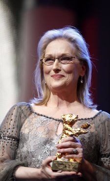 Meryl Streep Recoge El Oso De Oro De Berlín