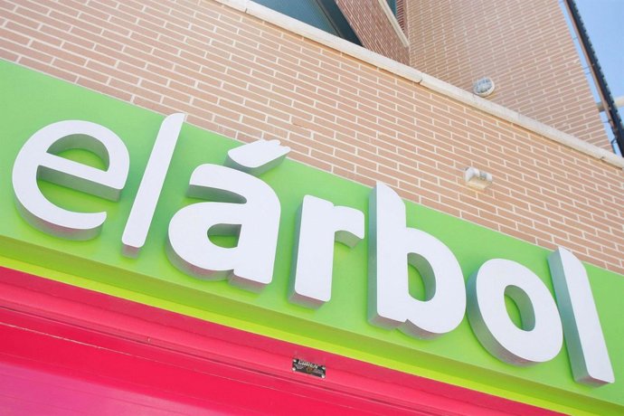 Imagen De Un Supermercado El Árbol