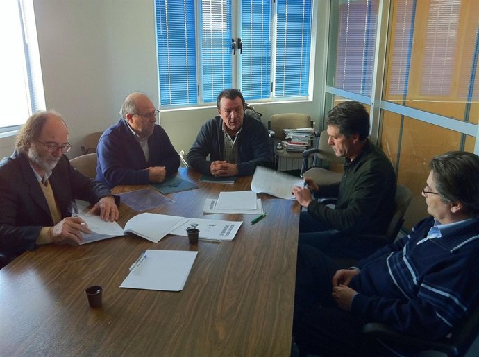 Firma De Contratos Entre Queserías Entrepinares Y Cooperativas De Cyl