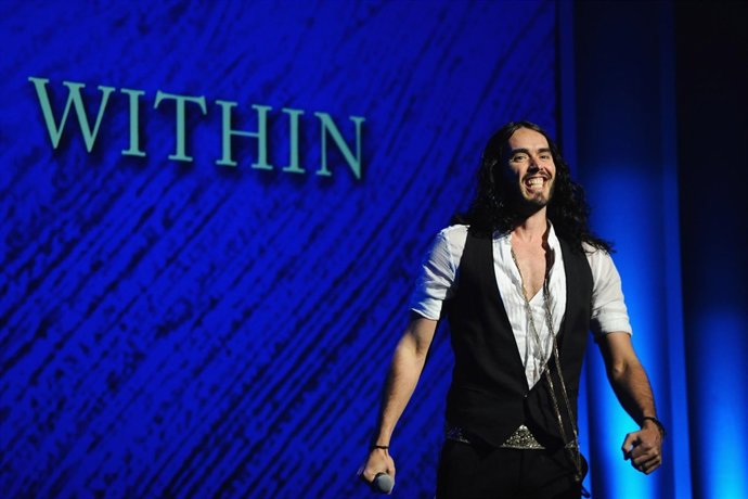 Russell Brand Muy Sonriente 