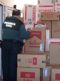 Dos detenidos con 63.900 cajetillas de tabaco de contrabando