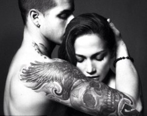 Jennifer Lopez Abrazada A Casper Smart