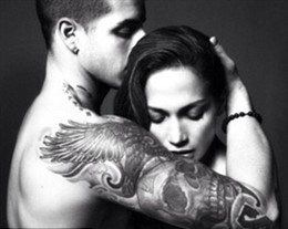 Jennifer Lopez Abrazada A Casper Smart
