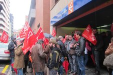 Sindicalistes na Sede Del Serviciu Públicu d'Empléu