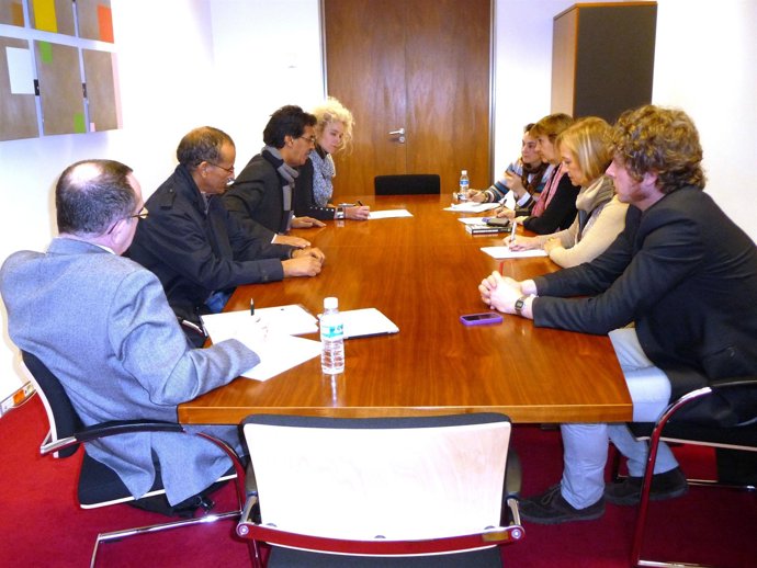 La Delegación Saharaui Con Los Parlamentarios Navarros.