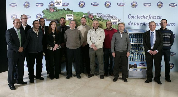 Danone Con Los Ganaderos De Su Nueva Imagen.