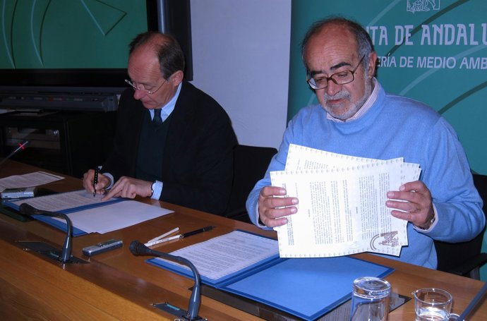 Díaz Trillo E Isidoro Romero De La Osa Firman Un Convenio De Colaboración