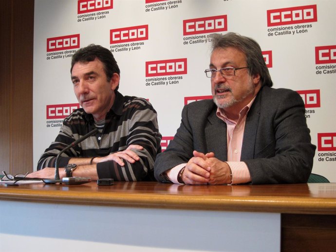 Hernández Y González, Durante La Rueda De Prensa De Hoy