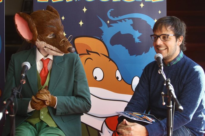 Presentación Del Musical Con Ángel Llàcer