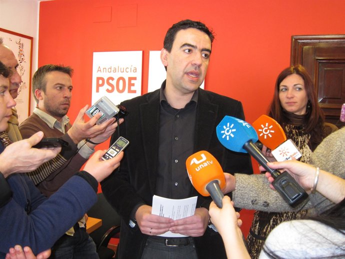 El Portavoz Del Grupo Socialista En El Parlamento De Andalucía, Mario Jiménez.