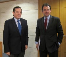 El Consejero Javier Erro Y El Director De Manpower España Raúl Grijalba