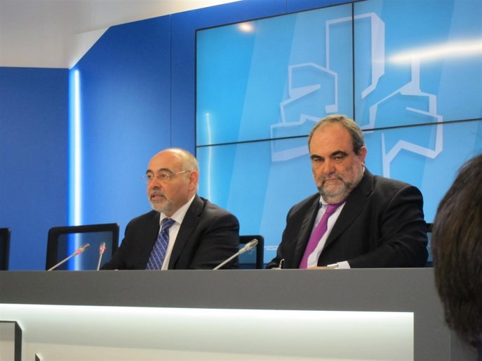 Los Parlamentarios Del Pse Jose Antonio Pastor Y Mikel Unzalu