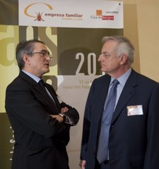 Gerardo Gutiérrez, A La Derecha, Con Ginés Clemente, Presidente Saliente De EFCL
