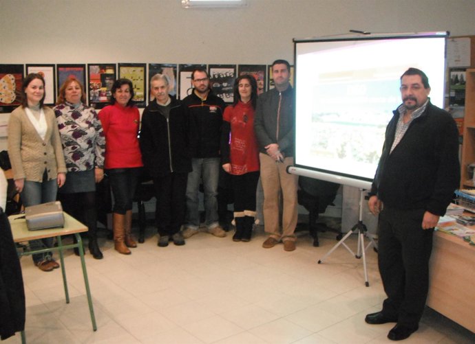 Sañudo Con Los Alumnos Del Telecentro