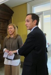 Mazas pide "responsabilidad" a los sindicatos y ve "cuestionables" las críticas de PSOE y PRC