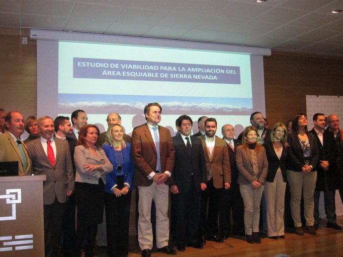 Reunión De La CGE Y El PP De Granada