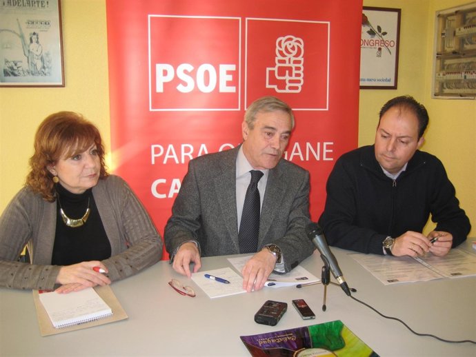 Los Socialistas Julia Olivas, Javier Sada Y Víctor Ruiz En Calatayud