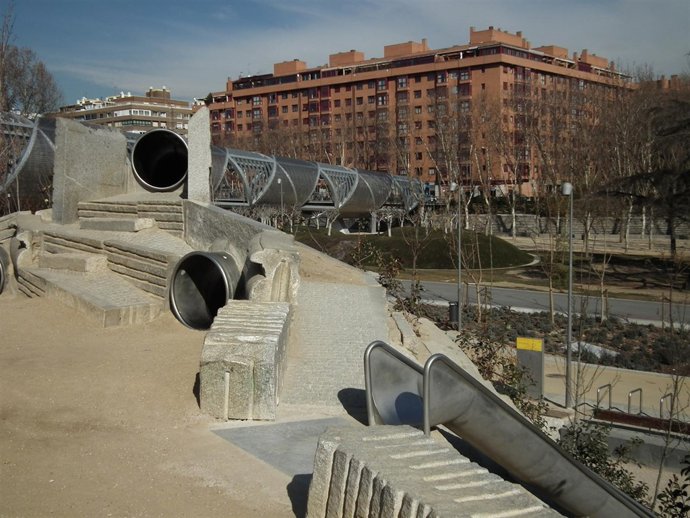 Deficiencias En Toboganes De Madrid Río