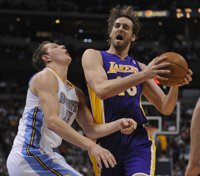 Pau Gasol: "Parece que los Lakers solo están esperando la oferta adecuada"