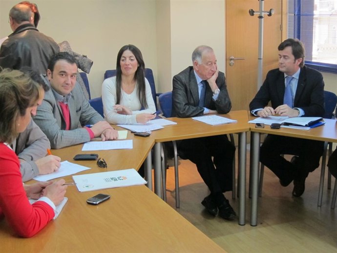 Rosario Soto (PP) Y Gabriel Amat (PP) Se Reúnen Con Agricultores 