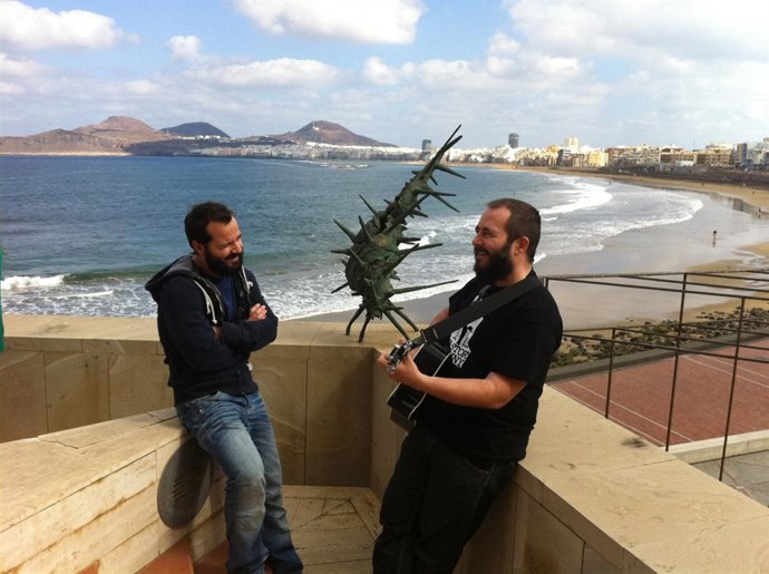 Ángel Martín Y Ricardo Castella En El Exterior Del Auditorio Alfredo Kraus