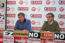 Unai Sordo (CCOO) Y Dámaso Casado (UGT) durante la presentación de la marcha