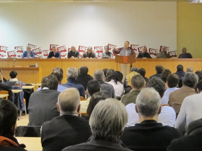 Josep M. Álvarez Durante Su Intervención En La Asamblea