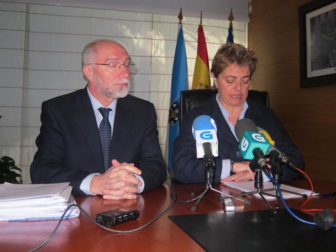 Ana María Díaz En Una Rueda De Prensa Con El Director Xeral De Educación