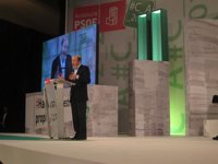 25M.- Rubalcaba advierte de que Arenas "no es distinto de Rajoy" y de que el PP "no dirá la verdad" en la campaña