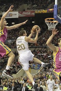 Baloncesto/Copa.- Crónica del Real Madrid-Banca Cívica, 92-84 