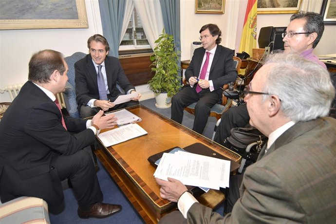Reunión Entre Ayuntamiento Y Ampros
