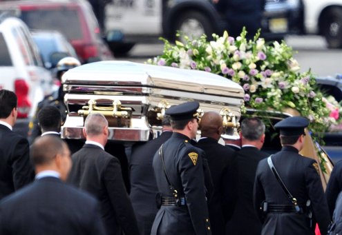 Féretro De Whitney Houston En Su Funeral