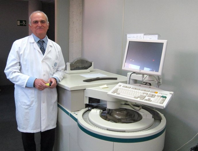Rafael Bañón En El Laboratorio Del IML De Murcia