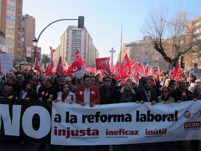 Manifestación En Cáceres Contra La Refoma Laboral