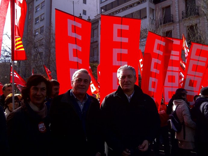 Sada Y García Madrigal En La Manifestación Contra La Reforma Laboral