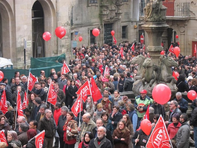 Maniestantes A Su Llegada A La Praza De Praterias