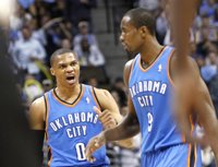 Ibaka se exhibe con un 'triple-doble' y Rubio bate su récord de puntos