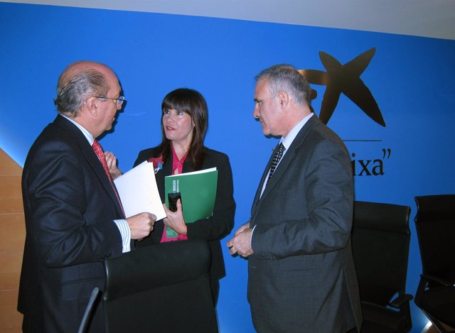 Juan Reguera Y Micaela Navarro En La Rueda De Prensa Del Programa Incorpora