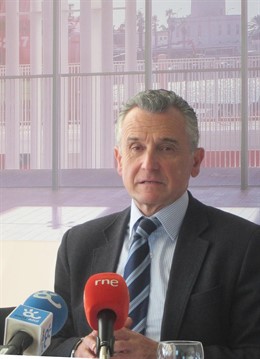 El Consejero Paulino Plata, En Rueda De Prensa