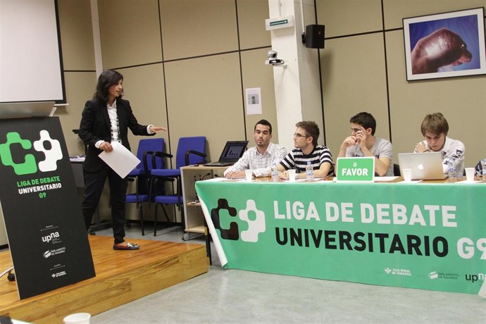 Uno De Los Equipos Participantes En Una Edición De La Liga De Debate De La UPNA.