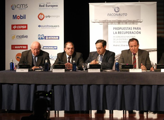 Mesa Redonda De Faconauto, Con Lorenzo Amor Y Jesús Terciado