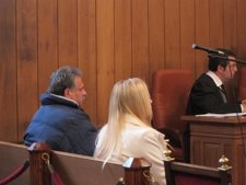 Padre E Hija Acusados De Matar A Un Familiar, Durante El Juicio En Granada