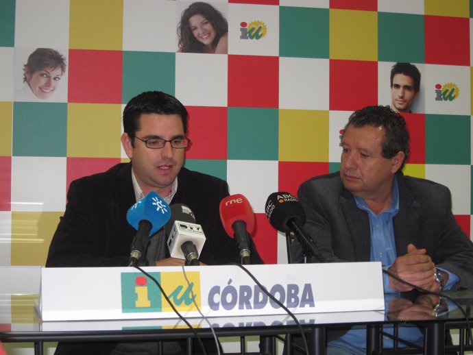 El Coordinador Provincial De IU, Pedro García, Y El Ex Francisco Martínez