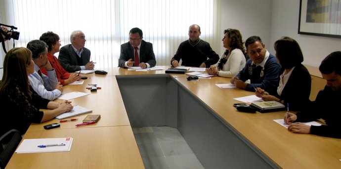 Reunión De Heredia Con Candidatos PSOE Por Málaga Parlamento 