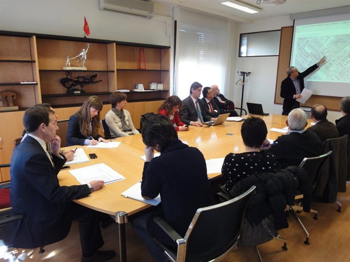 Momento De La Reunión De La COT, En Primer Término El Consejero Astiz. 