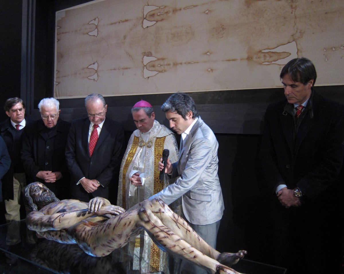 Málaga muestra una exposición que recrea la Sábana Santa y