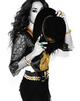 Rosario Flores Llega Al Lope De Vega De Sevilla