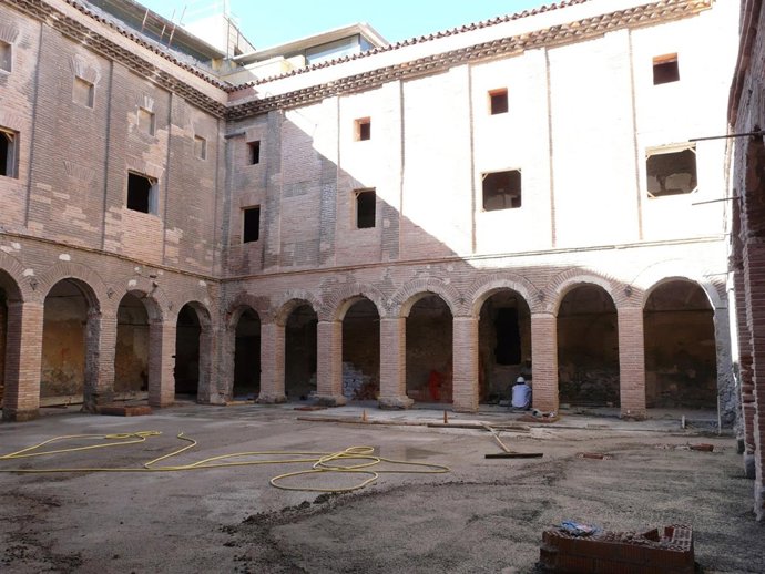 Patio Interior Del Antiguo Seminario De Nobles De Calatayud (Zaragoza)