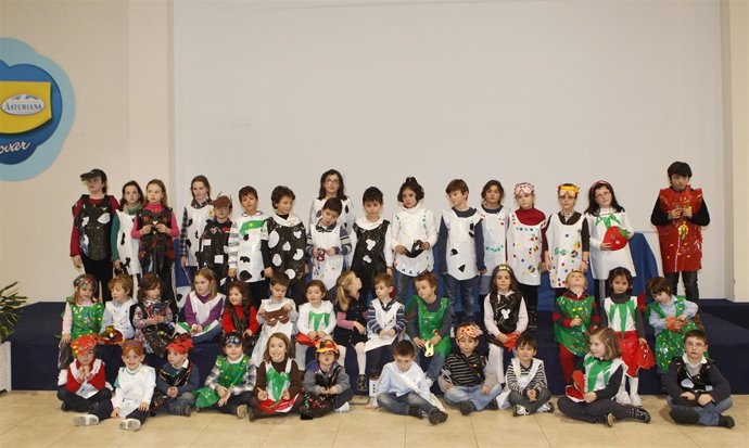 Niños En El Día Sin Cole De Central Lechera Asturiana