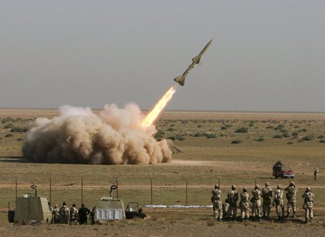 Militares Iraníes Prueban Misiles Antiaéreos En Algún Lugar Del País